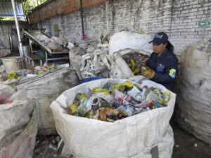 Estación De Clasificación Y Aprovechamiento De Reciclajes Eficientes S.A.S Esp “Ecar Eficientes”